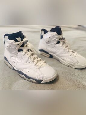 Nike Air Jordan 6 Retro 'Midnight Navy' White Sneakers - Men's Size 8